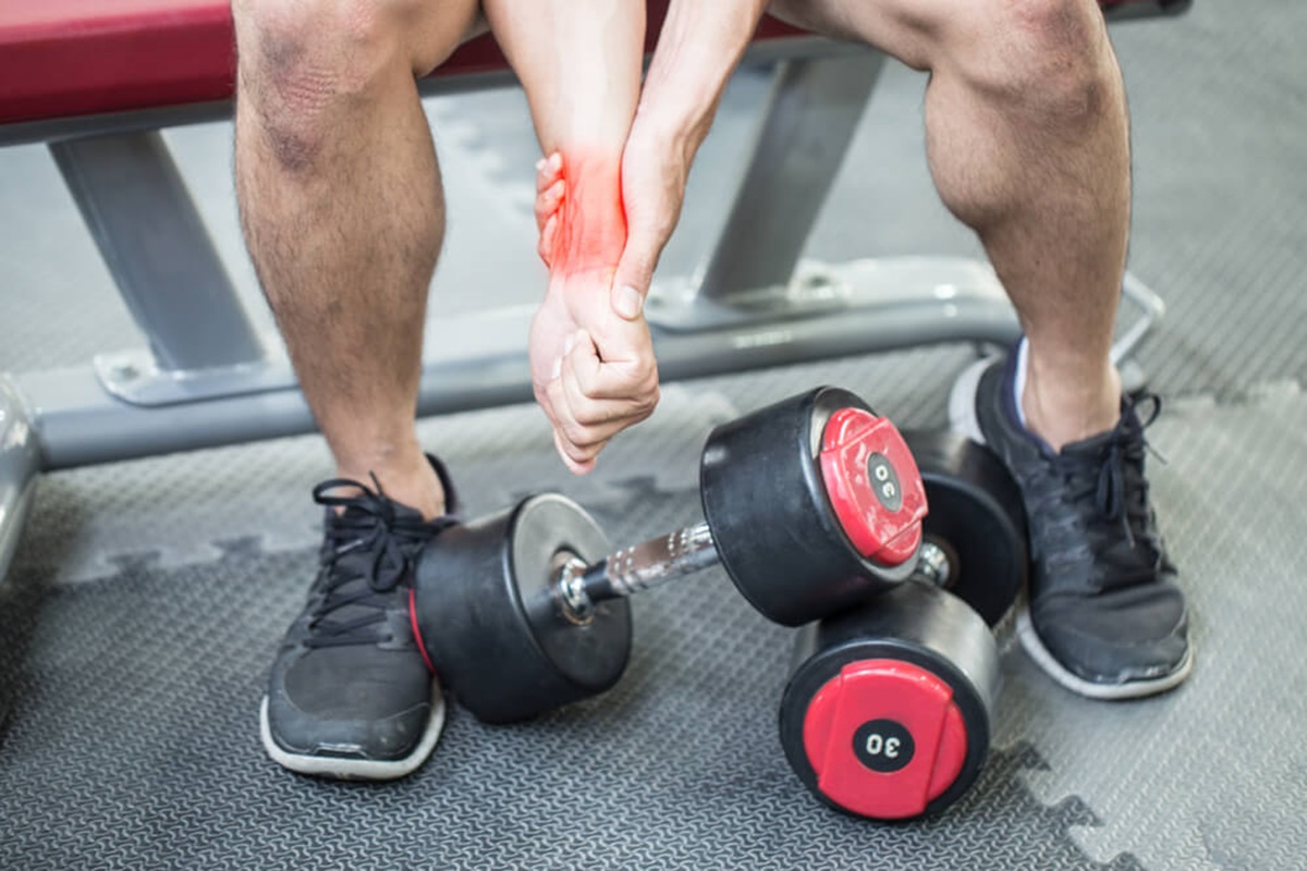 How Lifting Weights Affects Your Wrists