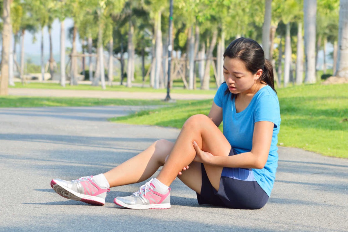 When to Worry About Calf Pain – Causes, Danger Signs & Relief